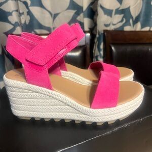 New Sorel wedge sandals